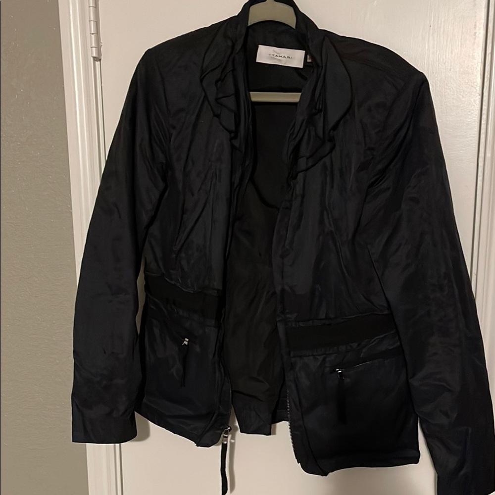 T Tahari Black Blazer Structured Silhouette Versatile Style